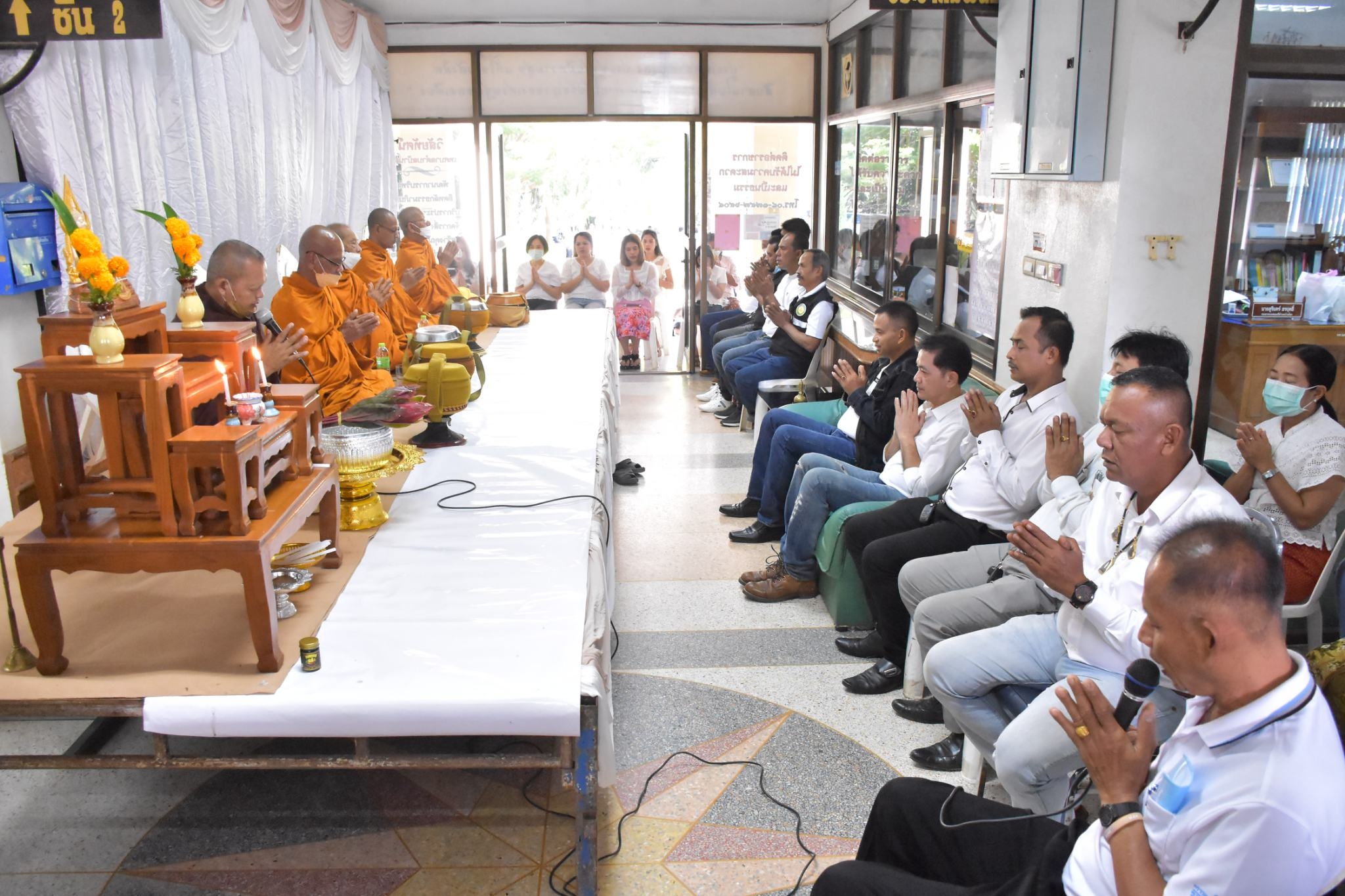 เทศบาลตำบลบ้านส้อง ร่วมพิธีเจริญพระพุทธมนต์ พิธีทำบุญตักบาตรข้าวสารอาหารแห้ง เพื่อถวายเป็นพระราชกุศล และถวายพระพรแด่สมเด็จพระเจ้าลูกเธอ เจ้าฟ้าพัชรกิติยาภา นเรนทิราเทพยวดี กรมหลวงราชสาริณีสิริพัชร มหาวัชรราชธิดา 